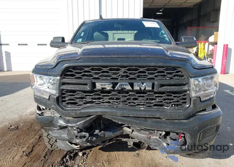 2022 Ram 2500 Tradesman 4X4 6'4 Box z USA, uszkodzony, nr VIN 3C6UR5CLXNG212098